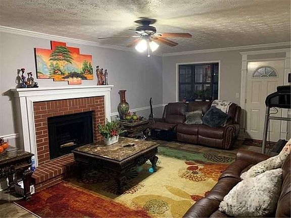 5th image of 1081 Realm Ln