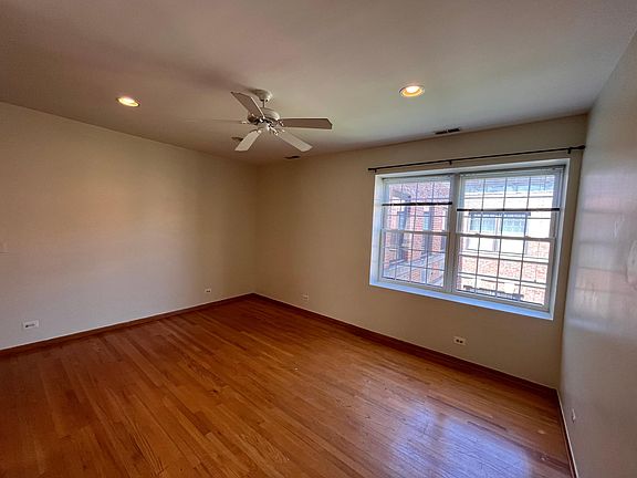 2nd image of 5206 S Drexel Ave #3A