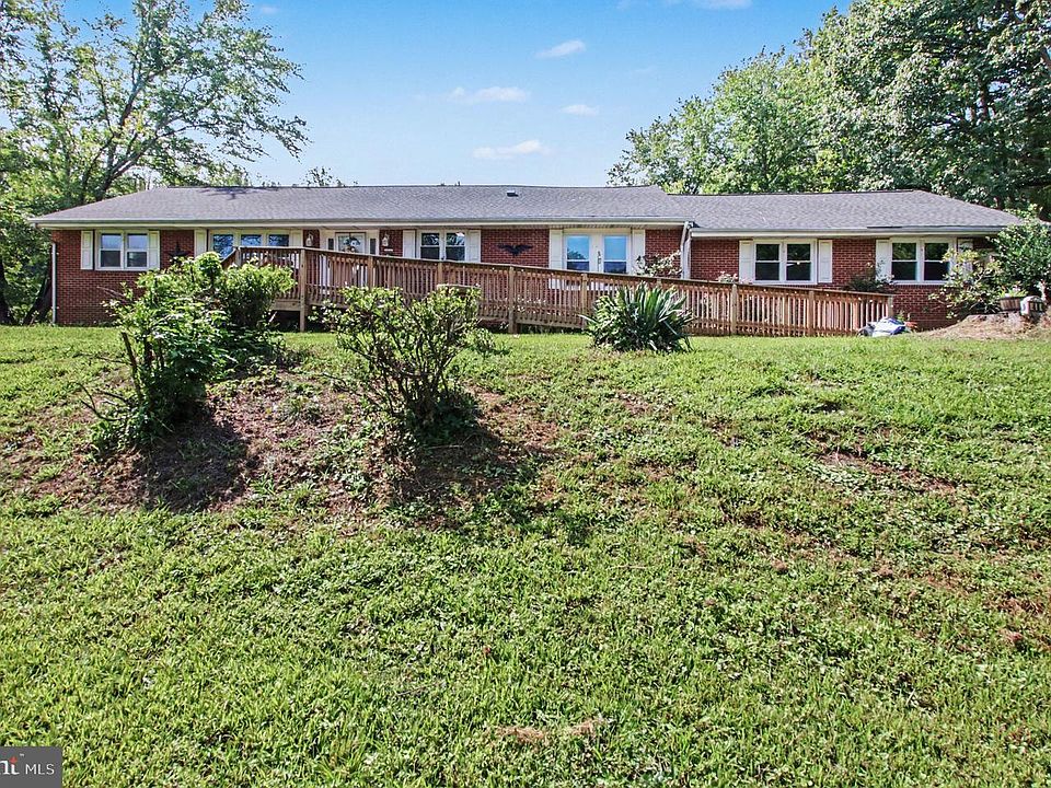 1st image of 48 Wood Rd