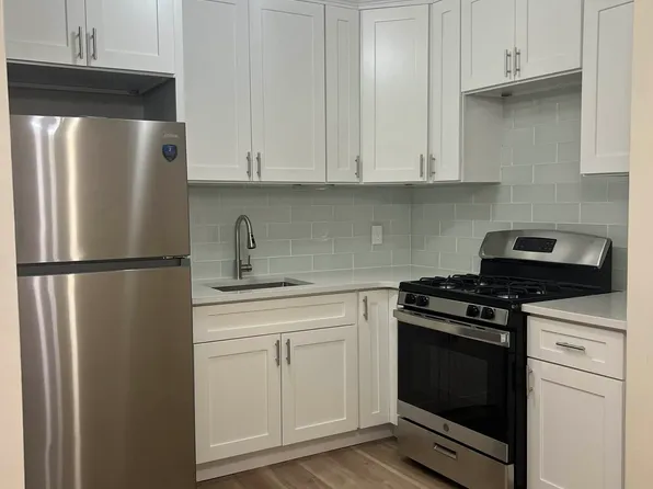 89-15 Parsons Boulevard image 1 of 10