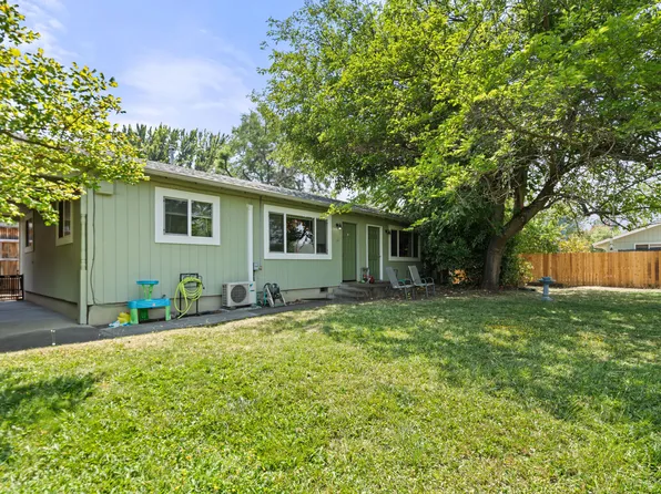 400 S Rose St #A-b, Phoenix, OR 97535