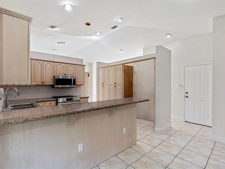 16035 SW 173rd Ave — Photo 23