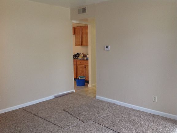 3rd image of 4854 Vanguard Ave