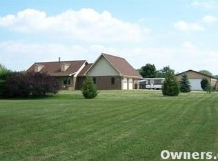8292 Hollow Corners Rd, Almont, MI 48003