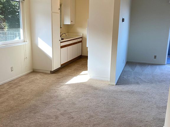 3rd image of 151 Irene Ct APT 8