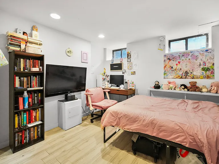 851 Hart St #1A — Photo 13