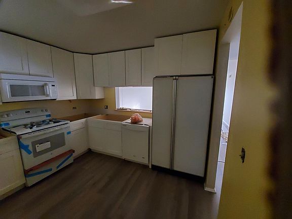 Kitchen almost done, come and see it!