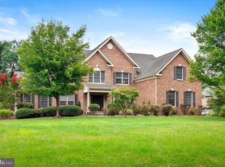 6 Sleepy Hollow Ct, Allentown, NJ 08501