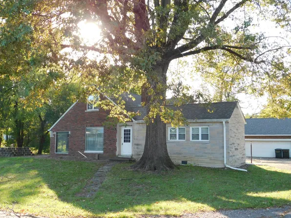 43 E Hill St, Fountaintown, IN 46130