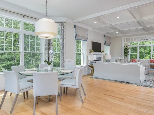 70 Legacy Ln #B, Groton, MA 01450