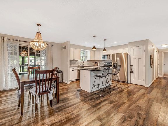 3rd image of 2685 Broshear Dr