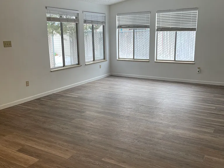 992 Round House Ln #A — Photo 2
