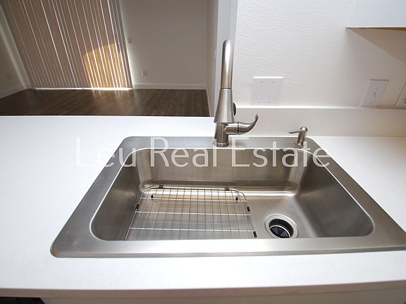 4th image of 703 Gibson Dr #1212