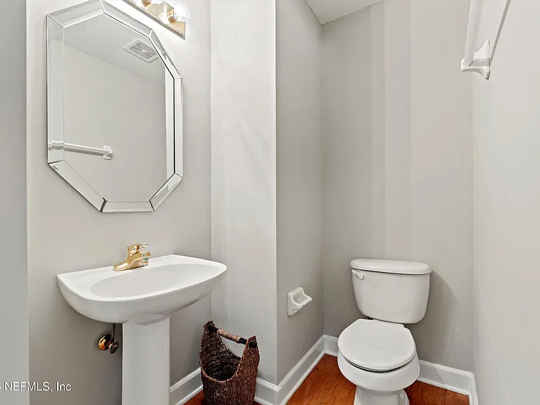 7610 Sentry Oak Cir W — Photo 14