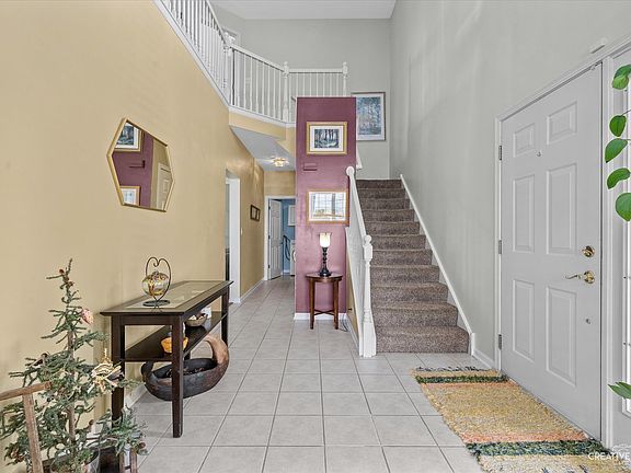 4th image of 681 Stewart Ave