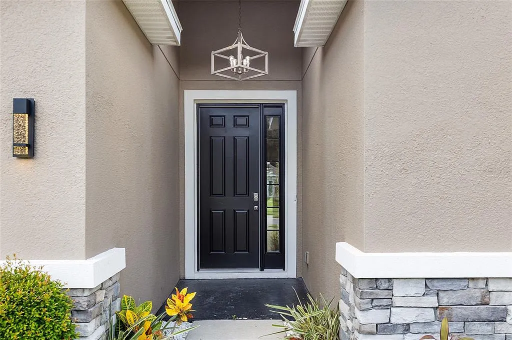 4 bed, 2.5 bath, 2057 sqft, $2,550 — Photo 4