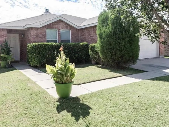 1716 Sierra Meadow Ln, Justin, TX 76247