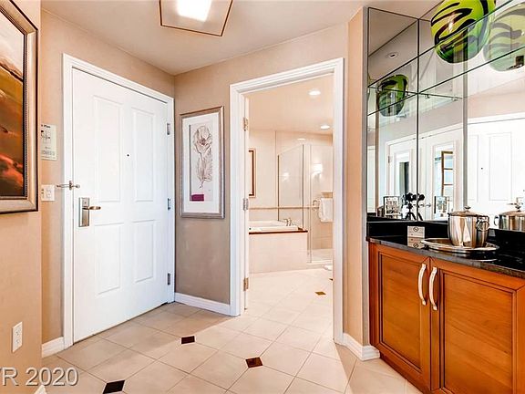 4th image of 125 E Harmon Ave #409