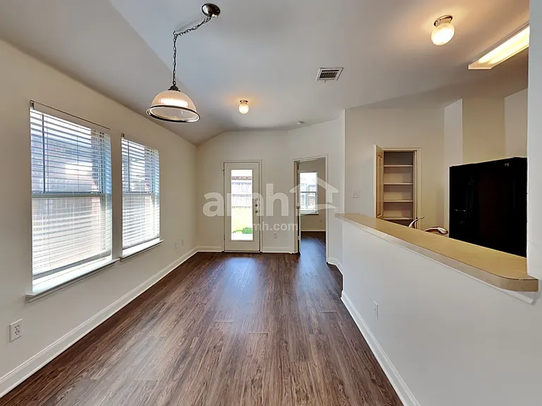 4011 Freedom St — Photo 5