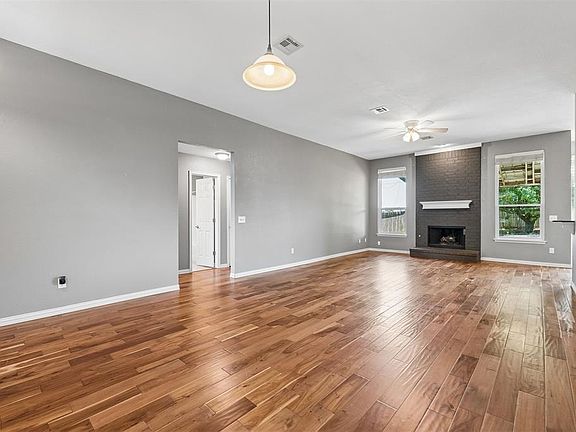 5th image of 117 Sandstone Dr