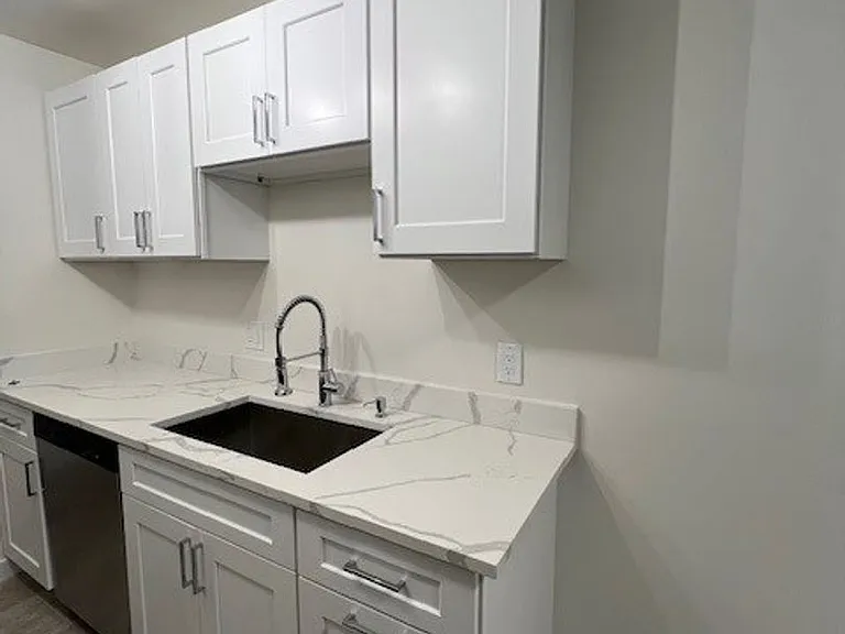 Golden Inca Apartments | Where Comfort Meets Style — Photo 32