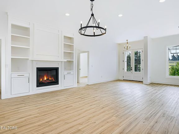 2nd image of 353 Meadow Rd