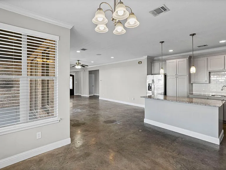 2800 Gordon Ave — Photo 8