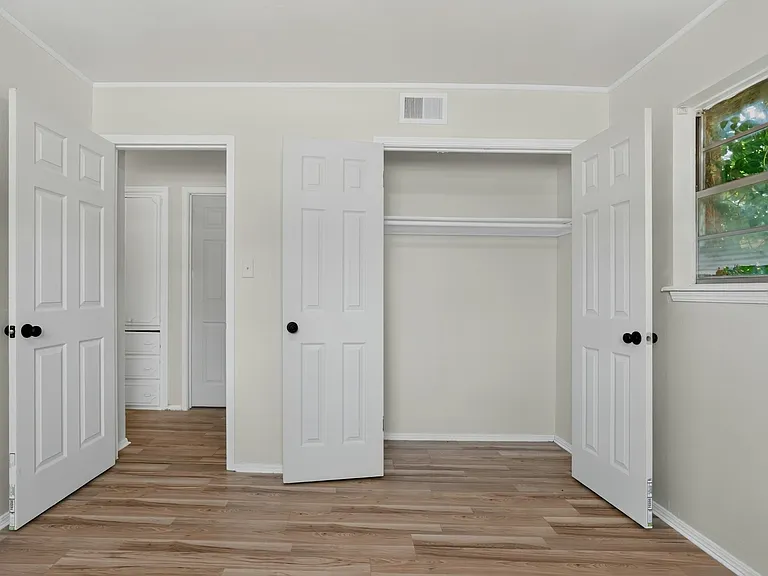 1004 Lotus Ave — Photo 11