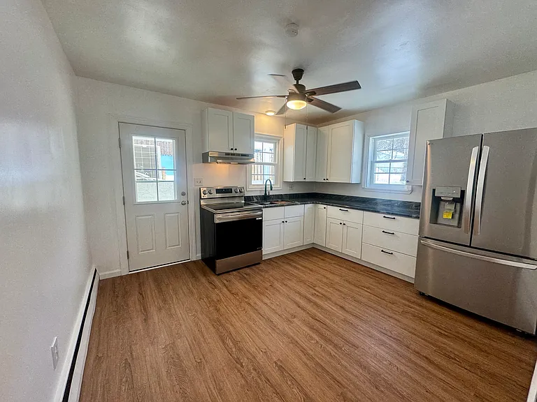 230 Church St — Photo 3
