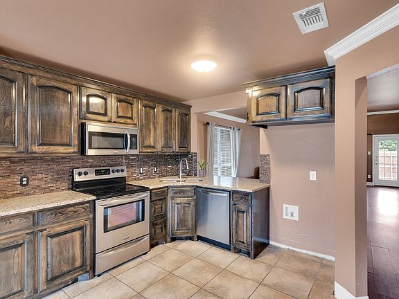 5th image of 1006 Darren Dr