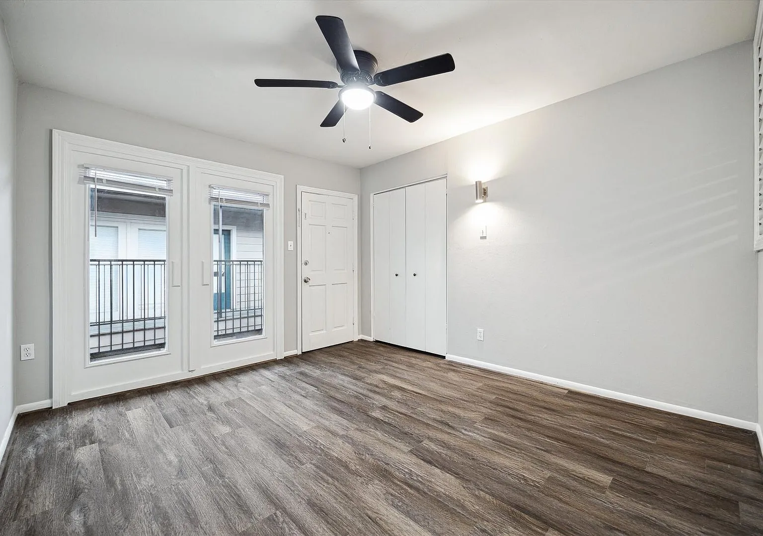 2202 Park Street — Photo 2
