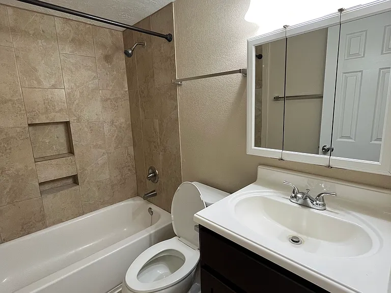North Park Apartments — Photo 21