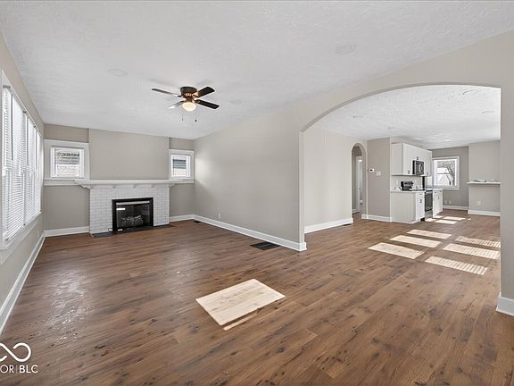3rd image of 825 N Lasalle St