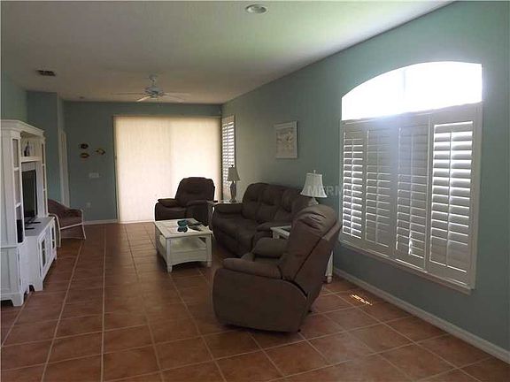 3rd image of 4525 Whispering Oaks Dr