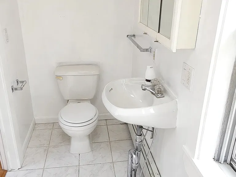 353 Washington St #1 — Photo 6