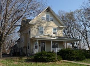 109 E 8th St, Cameron, MO 64429