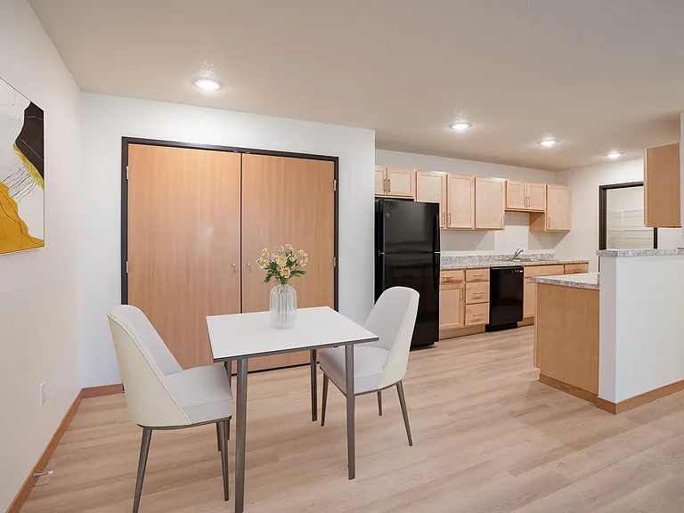 Grand Forks, ND Cherry Creek Apartments | 21E | Dining