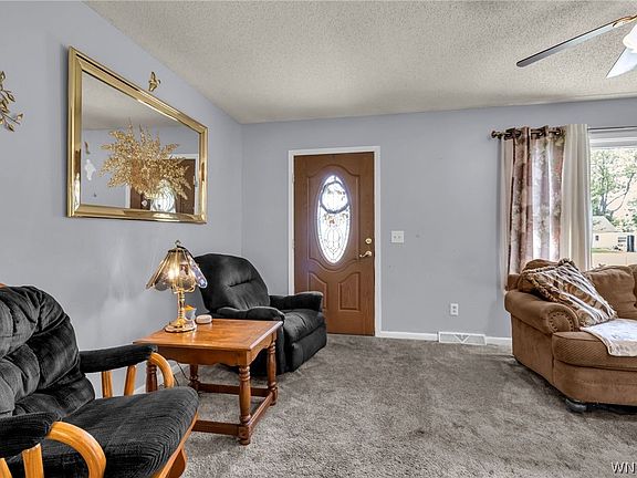 4th image of 4437 Willow Ln
