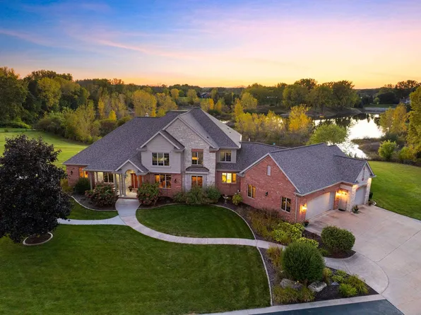 1950 Irish Rd, Neenah, WI 54956