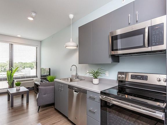 2nd image of 4400 Douglas St #J5cxdc2rw