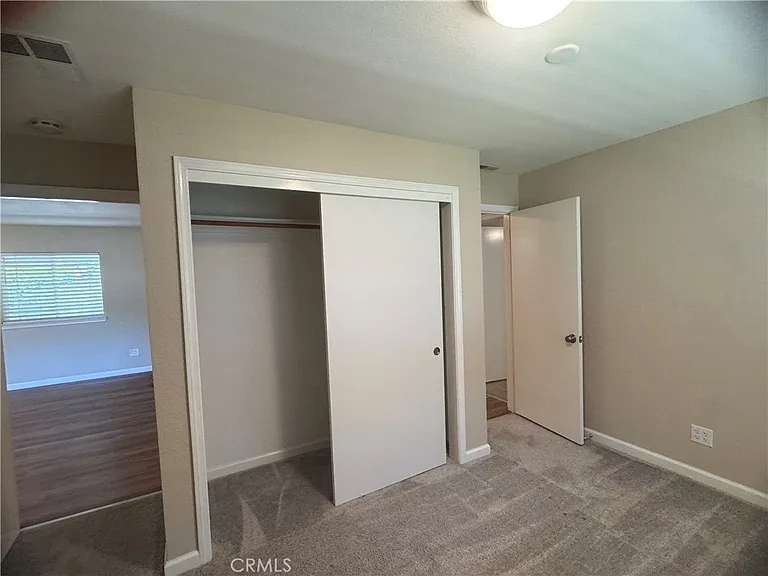 2100 Kennedy Ave — Photo 24