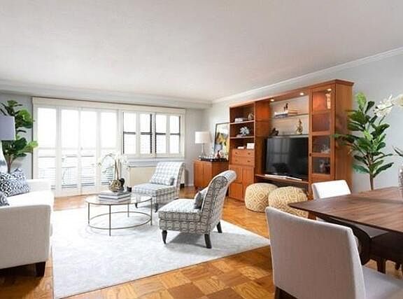 3rd image of 2 Hawthorne Pl APT 16A