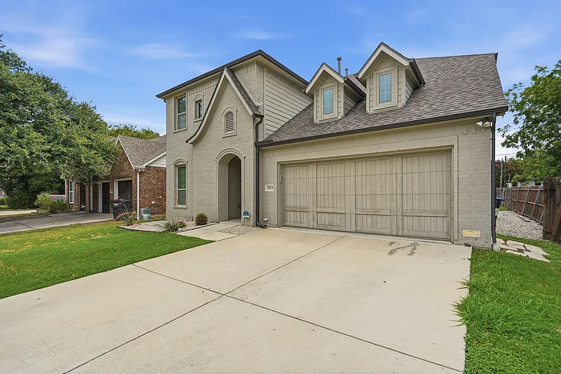 4 bed, 3.5 bath, 2660 sqft, $5,000 — Photo 4