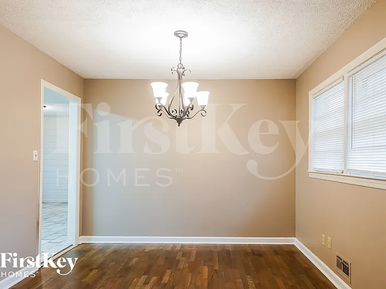 4245 Springdale Cir — Photo 6