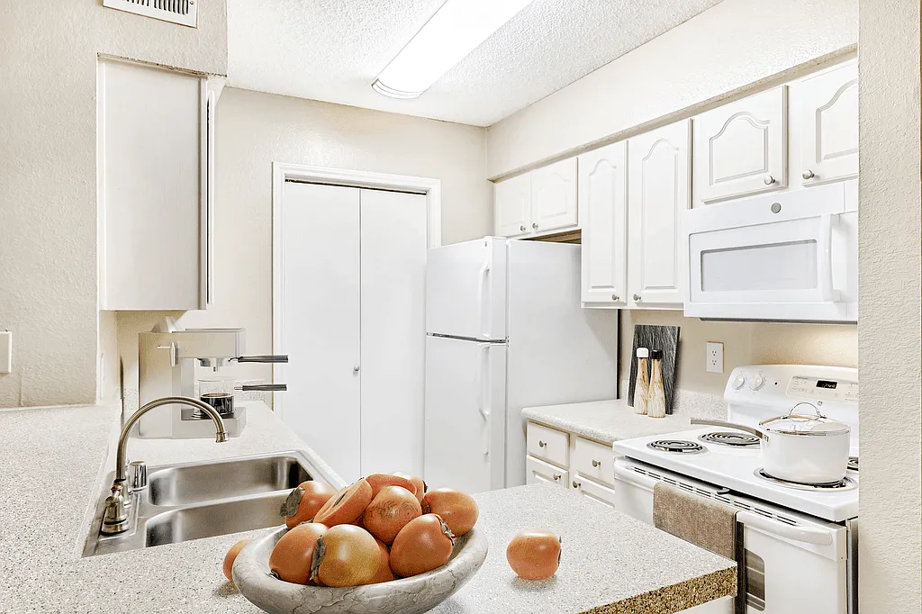 Summers Crossing Apartments — Photo 3