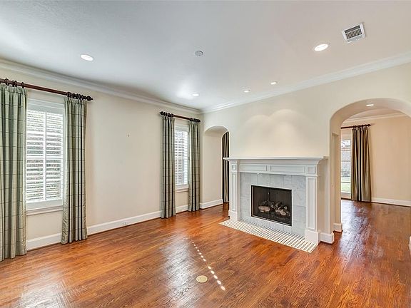 4th image of 1816 Western Ave