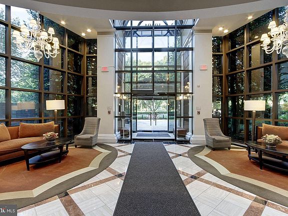 3rd image of 10101 Grosvenor Pl APT 1017