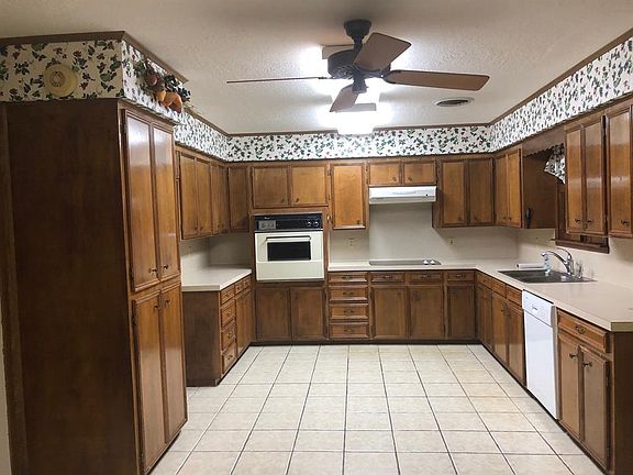 4th image of 1107 Hollis Dr