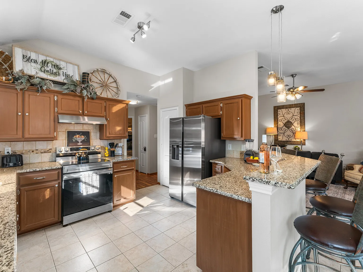 3 bed, 1597 sqft, $5,995 — Photo 3