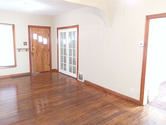 3rd image of 1106 Kinyon St